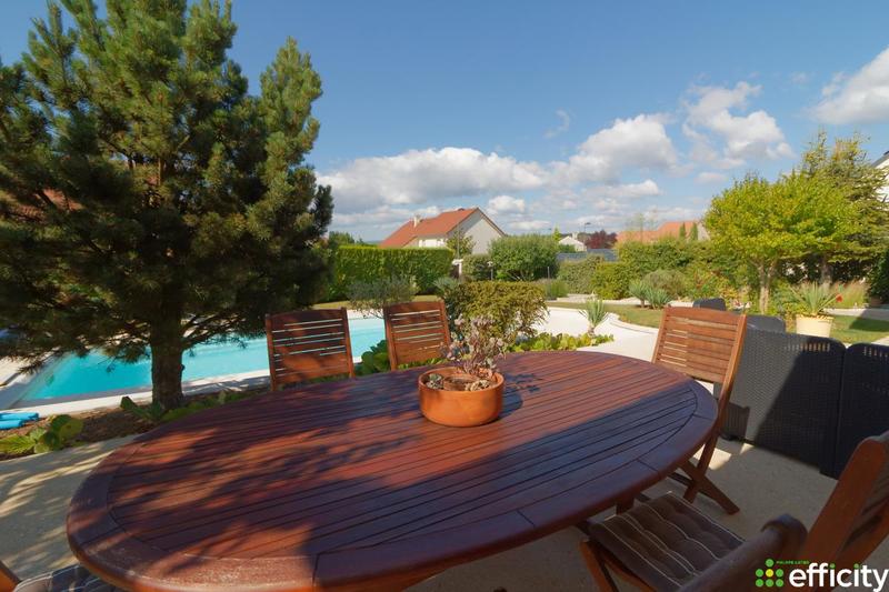 Maison - 215 m² - 7 pièces