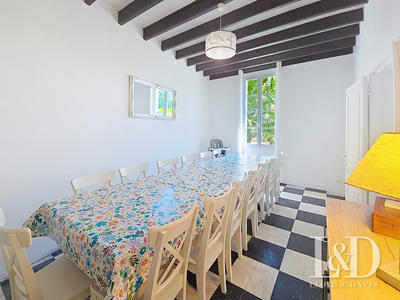 Maison - 376 m² - 15 pièces