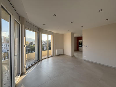 Appartement - 88 m² - 4 pièces