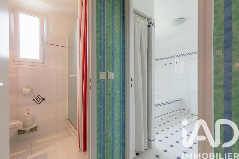 Maison - 180 m² - 6 pièces