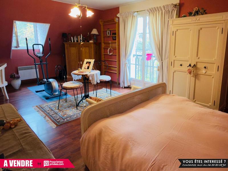 Maison - 230 m² - 8 pièces