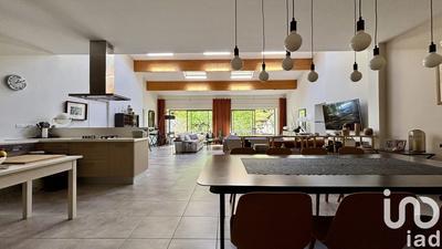 Maison - 182 m² - 4 pièces