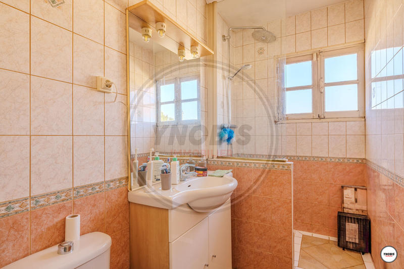 Maison - 96 m² - 5 pièces