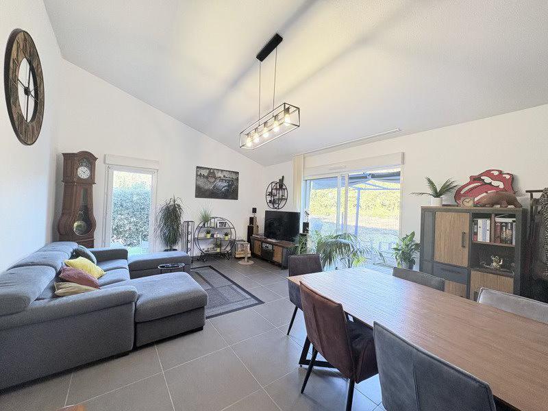 Maison - 98 m² - 5 pièces