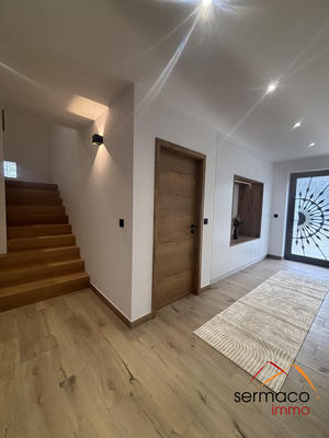 Maison - 200 m² - 6 pièces