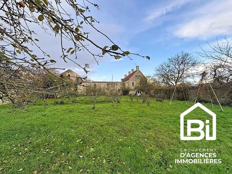 Corps de ferme - 300 m² - 9 pièces