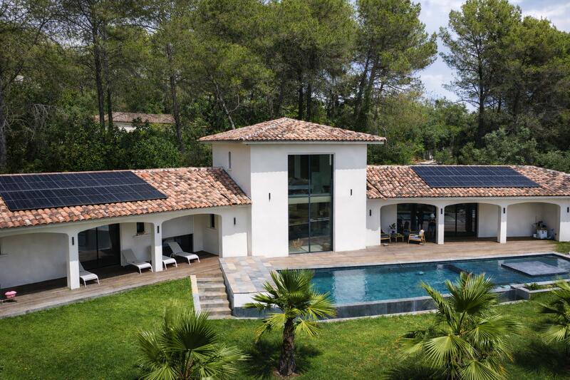 Villa - 250 m² - 6 pièces