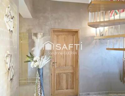 Maison - 213 m² - 8 pièces