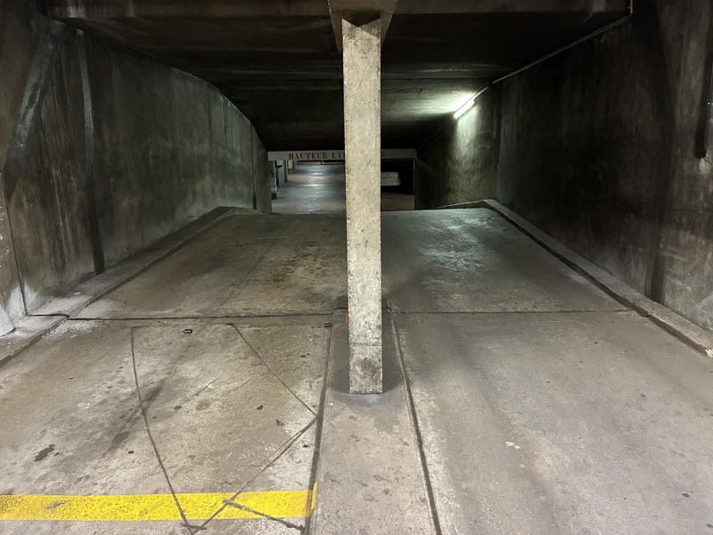 Parking / Garage - 11 m²