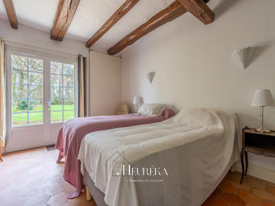 Maison - 400 m² - 10 pièces