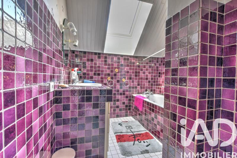 Maison - 284 m² - 9 pièces