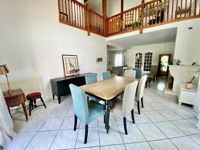 Maison - 157 m² - 7 pièces