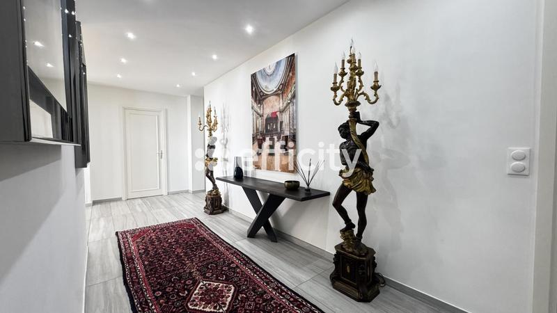 Appartement - 170 m² - 5 pièces