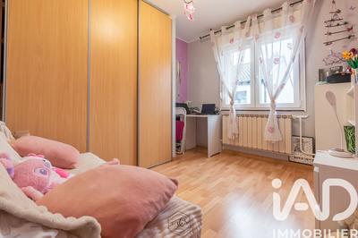 Maison - 99 m² - 5 pièces