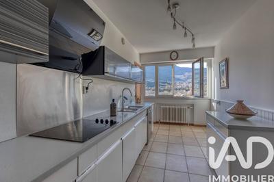 Appartement - 98 m² - 4 pièces