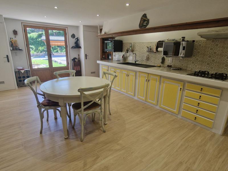 Maison - 340 m² - 12 pièces