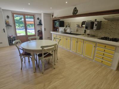 Maison - 340 m² - 12 pièces