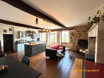 Maison - 235 m² - 7 pièces