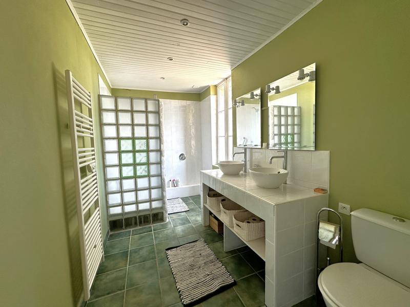 Maison traditionnelle - 243 m² - 8 pièces