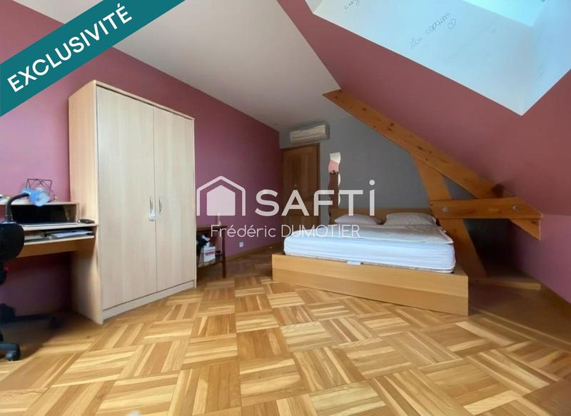 Maison - 203 m² - 6 pièces