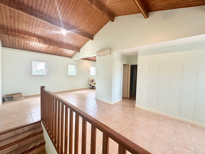 Local commercial - 166 m²