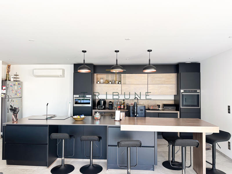 Maison - 145 m² - 8 pièces