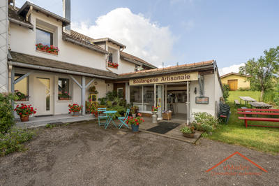 Maison - 200 m² - 5 pièces