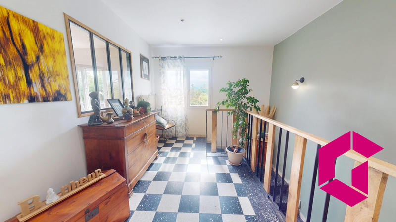 Maison - 182 m² - 8 pièces