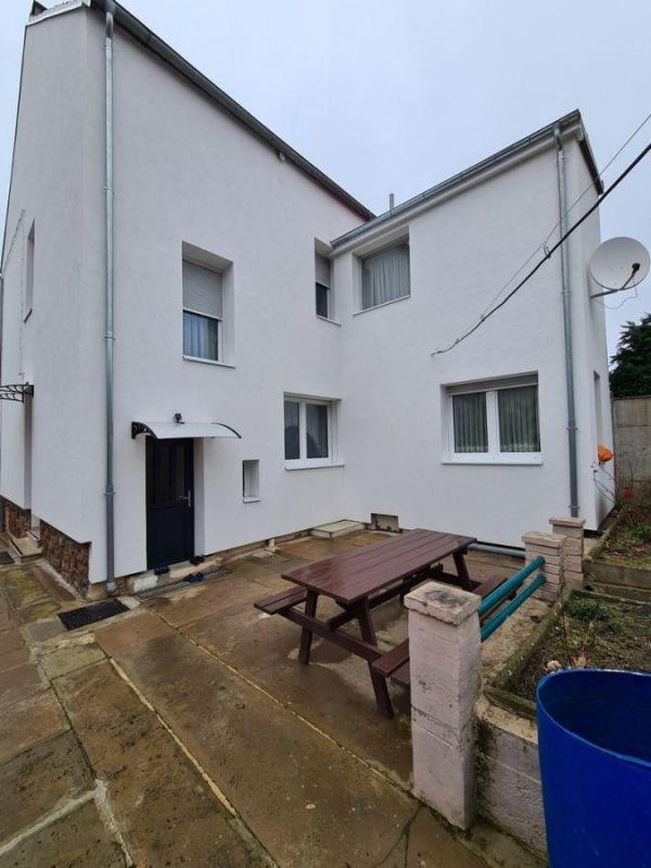 Maison - 145 m² - 9 pièces