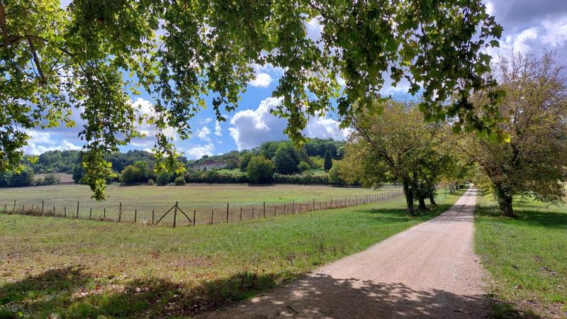 Maison - 660 m² - 25 pièces