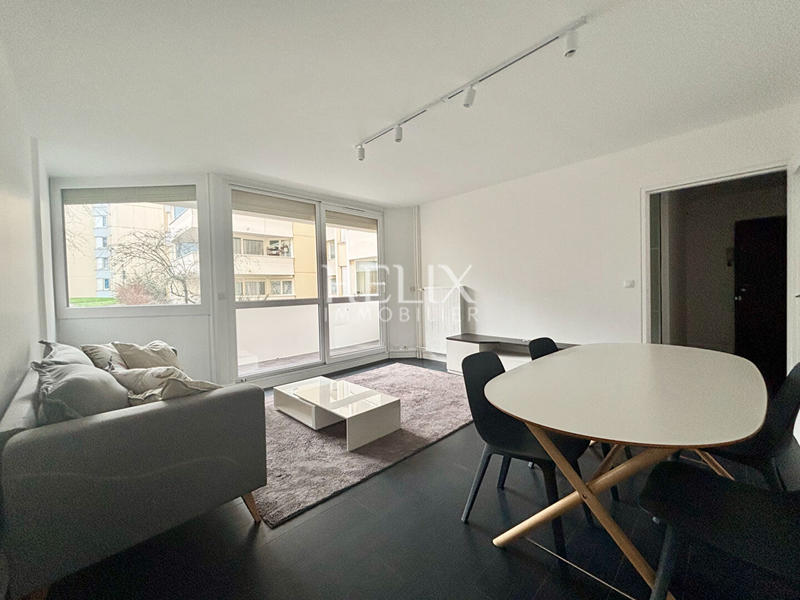 Appartement - 98 m² - 5 pièces