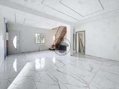 Maison - 126 m² - 7 pièces