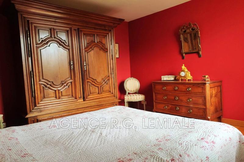 Maison - 331 m² - 10 pièces