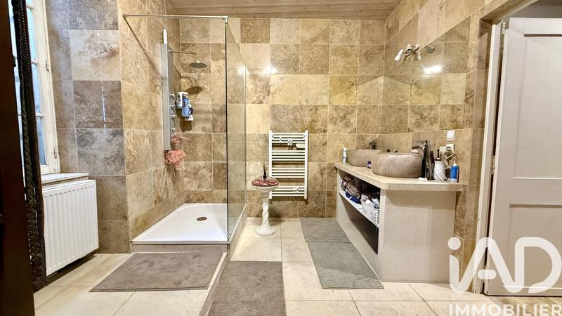 Maison - 251 m² - 8 pièces