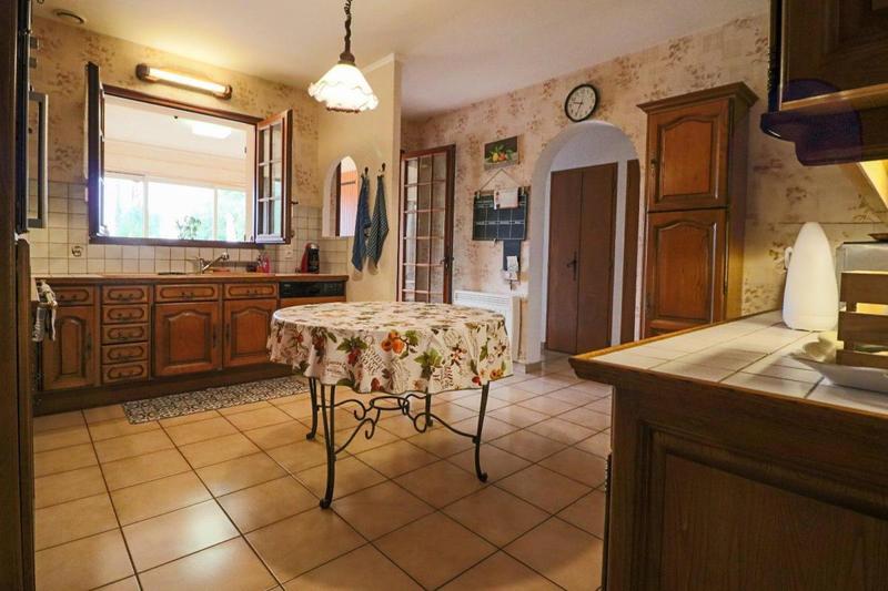 Maison - 275 m² - 12 pièces
