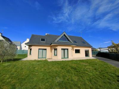 Maison - 210 m² - 6 pièces