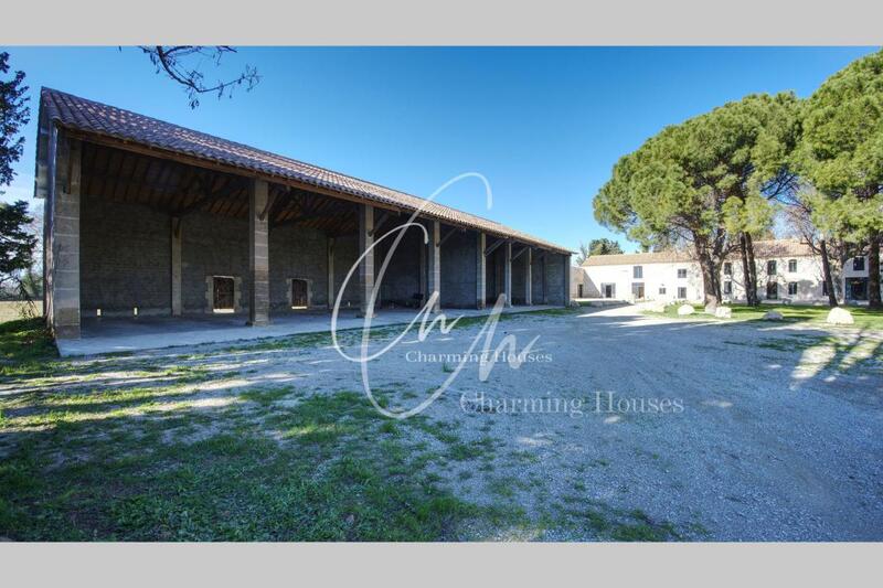 Propriété - 450 m² - 8 pièces