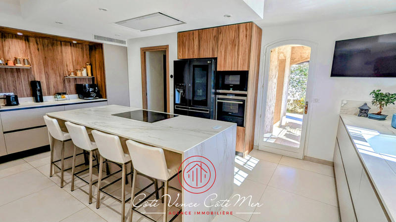 Maison - 181 m² - 5 pièces