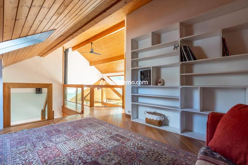 Maison - 250 m² - 10 pièces