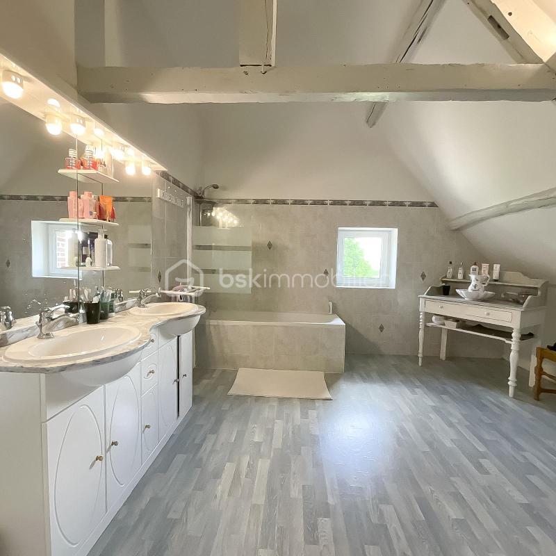 Demeure - 377 m² - 14 pièces