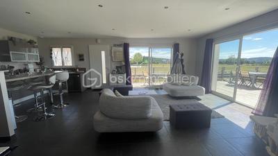 Maison - 140 m² - 7 pièces