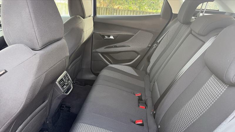 Peugeot 3008 1.5 BlueHDi 130 Eat8 Active Business