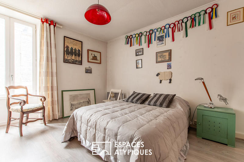 Maison - 241 m² - 9 pièces