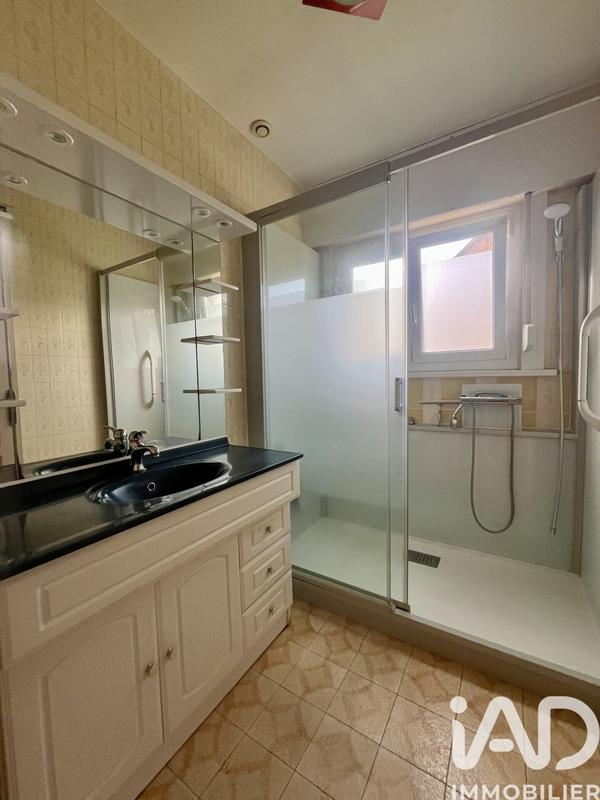 Maison - 180 m² - 8 pièces