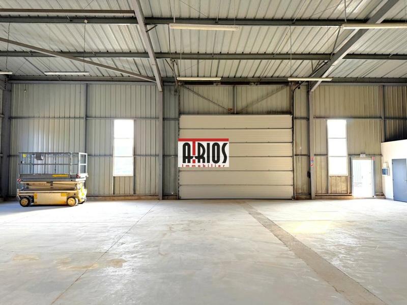 Entrepôt - 420 m²