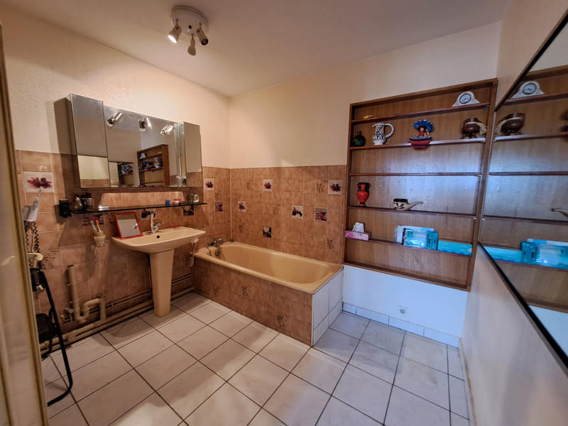 Appartement - 93 m² - 4 pièces