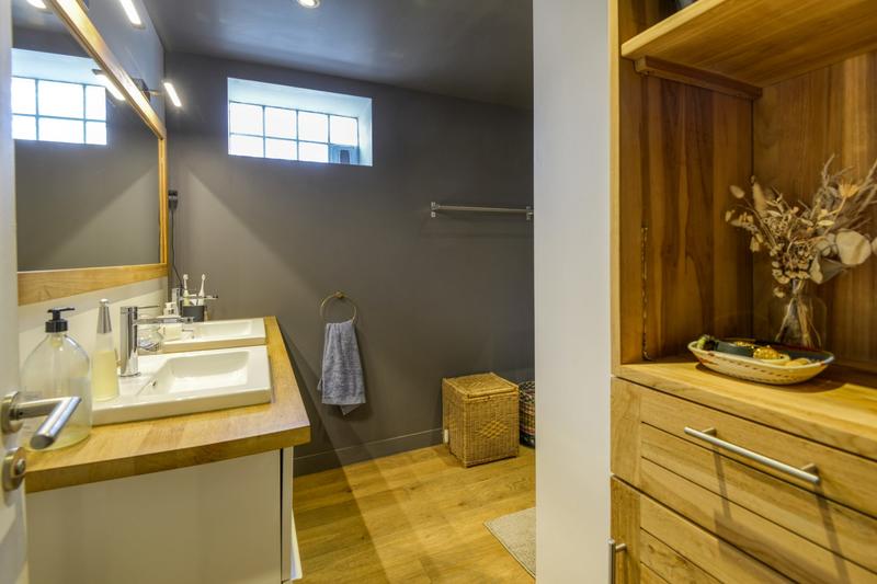 Maison - 207 m² - 7 pièces