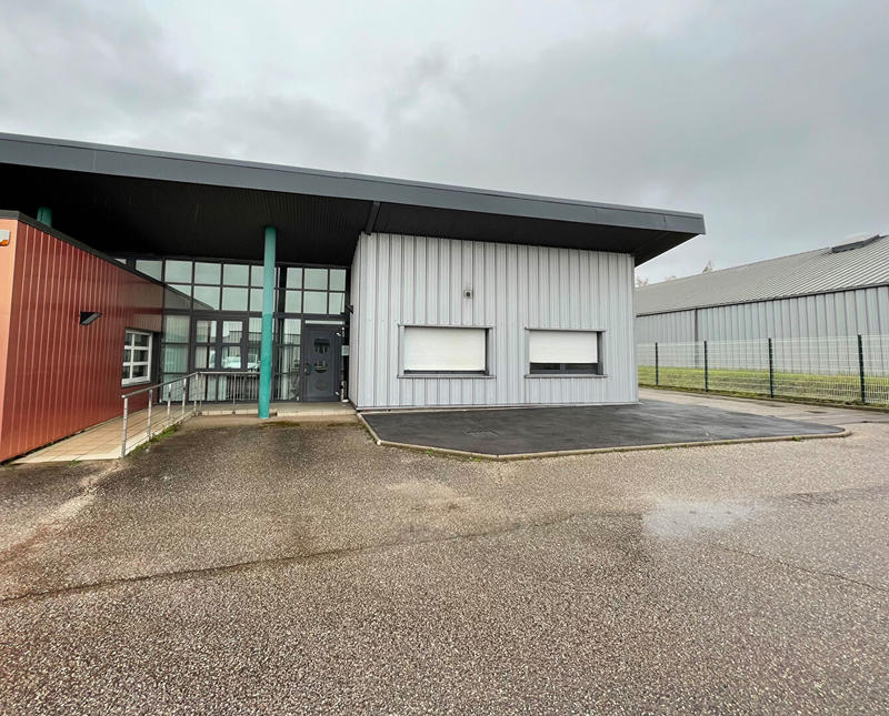 Local d'activité / Entrepôt - 216 m²