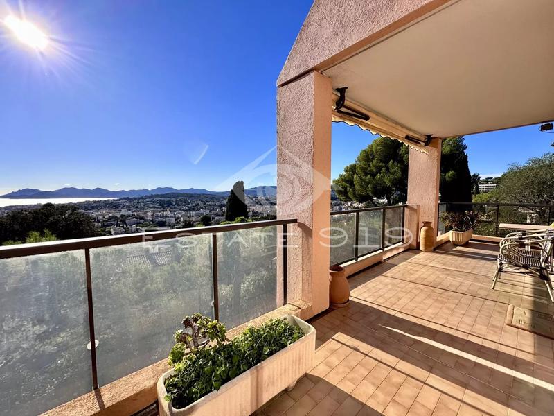 Appartement - 80 m² - 3 pièces