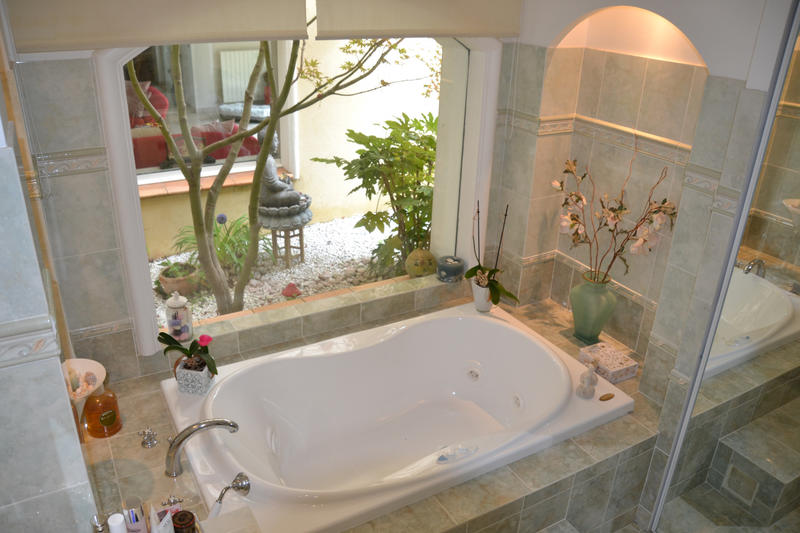 Maison - 250 m² - 6 pièces